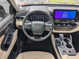 Used 2023 Toyota Highlander SUV