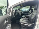Used 2025 Chrysler Pacifica Van
