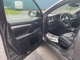 Used 2017 Toyota Highlander SUV