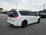 Used 2025 Chrysler Pacifica Van