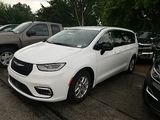 Used 2024 Chrysler Pacifica Van