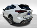 Used 2022 Toyota Highlander Hybrid SUV