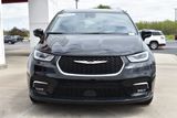 Used 2025 Chrysler Pacifica Van