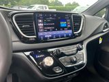 Used 2025 Chrysler Pacifica Van