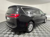 Used 2025 Chrysler Pacifica Van