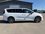 New 2027 Chrysler Pacifica Van