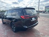Used 2025 Chrysler Pacifica Van