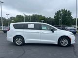Used 2025 Chrysler Pacifica Van