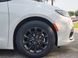Used 2023 Chrysler Pacifica Van