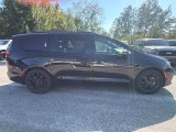 Used 2025 Chrysler Pacifica Van