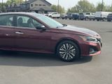 Used 2024 Nissan Altima Sedan