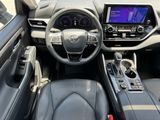 Used 2025 Toyota Highlander SUV