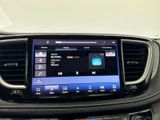Used 2025 Chrysler Pacifica Van