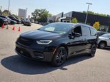 Used 2026 Chrysler Pacifica Van