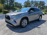 Used 2025 Toyota Highlander SUV