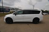 New 2027 Chrysler Pacifica Van