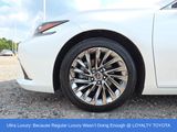 Used 2025 Lexus ES Sedan