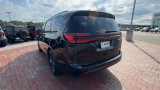 Used 2025 Chrysler Pacifica Van