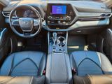 Used 2025 Toyota Highlander SUV