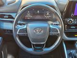 Used 2025 Toyota Highlander SUV