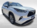 Used 2022 Toyota Highlander Hybrid SUV