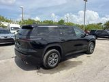 Used 2024 Chevrolet Traverse SUV