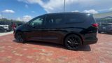 Used 2025 Chrysler Pacifica Van