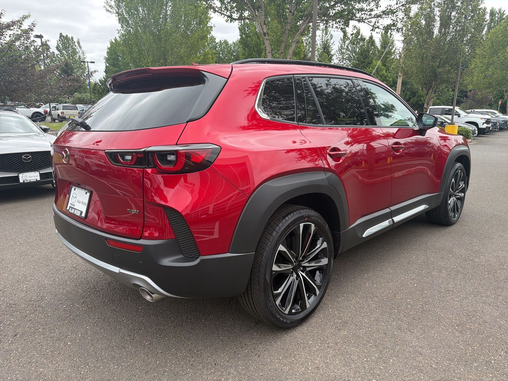 View vehicle photo 3