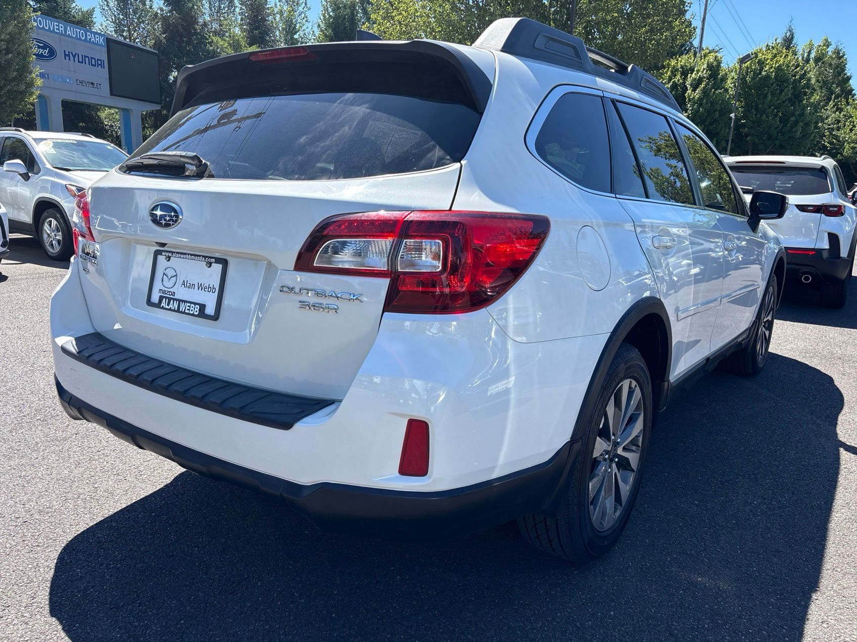 View vehicle photo 3