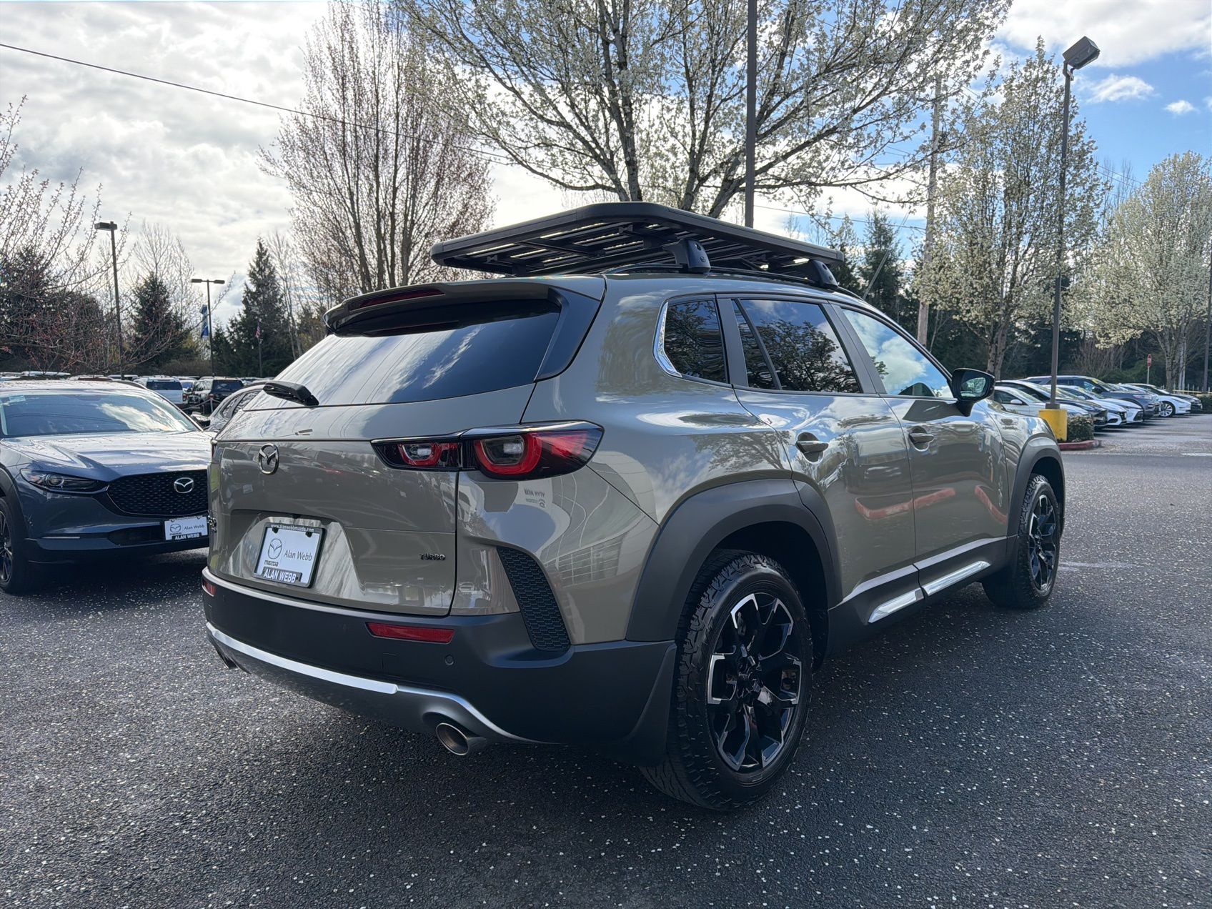 View vehicle photo 3