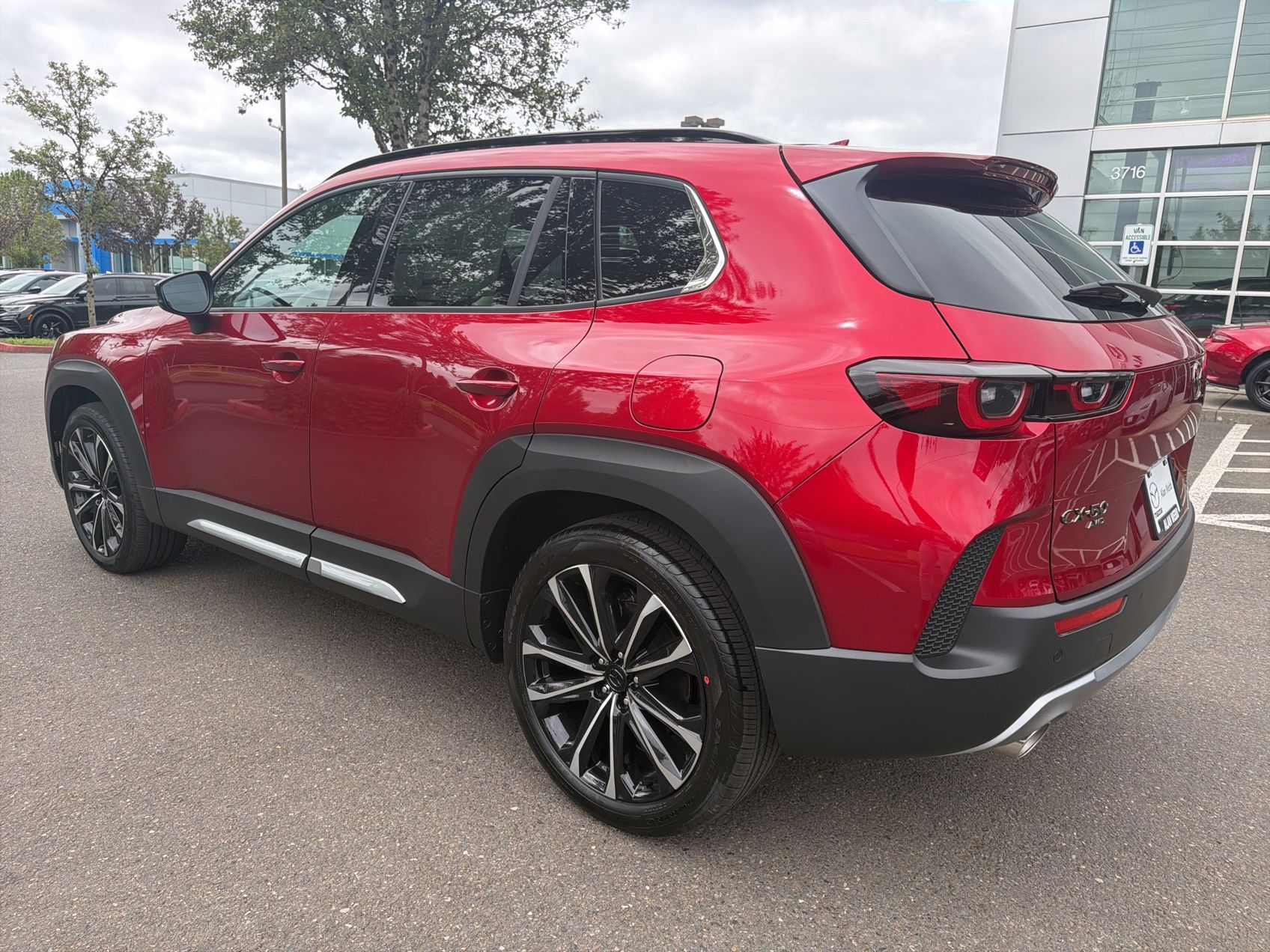 View vehicle photo 2