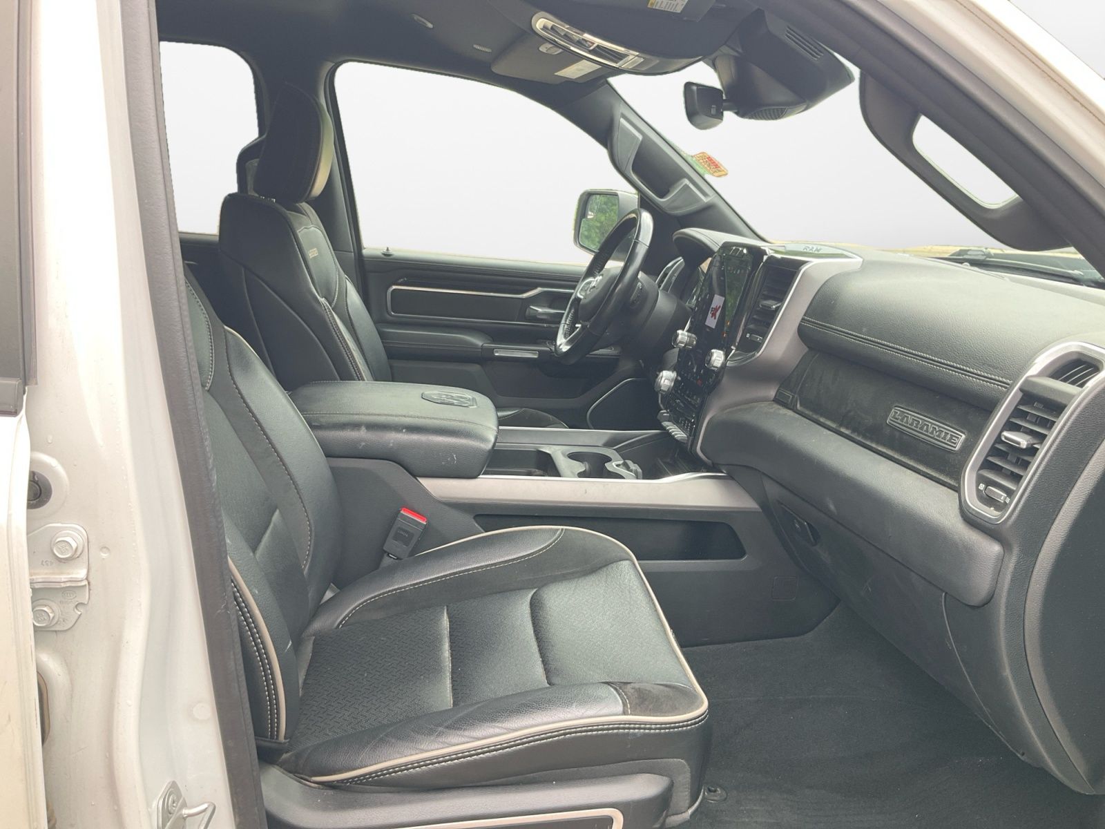 2022 Ivory White Tri-Coat Pearlcoat Ram 1500 Laramie 4X4 Truck