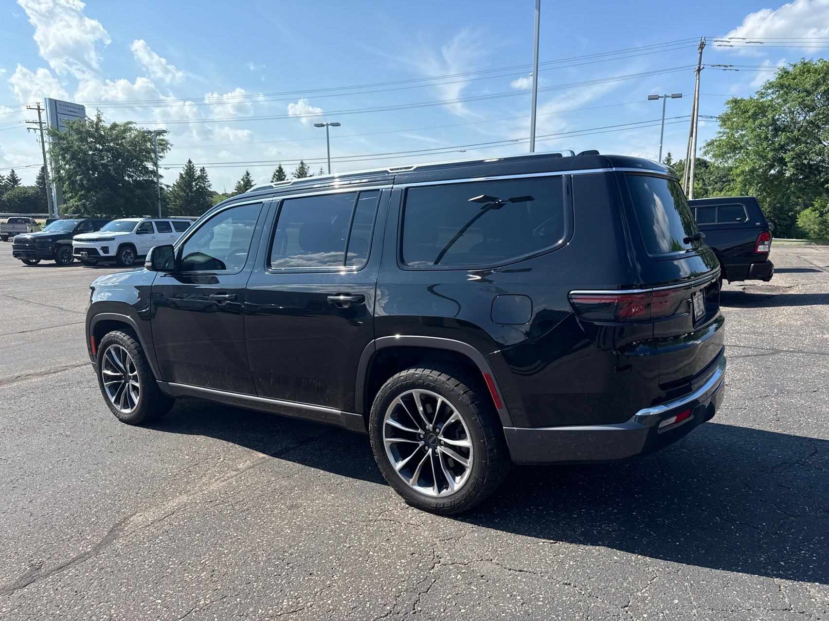 2022 Diamond Black Crystal Pearlcoat Jeep Wagoneer Series III 4X4 SUV