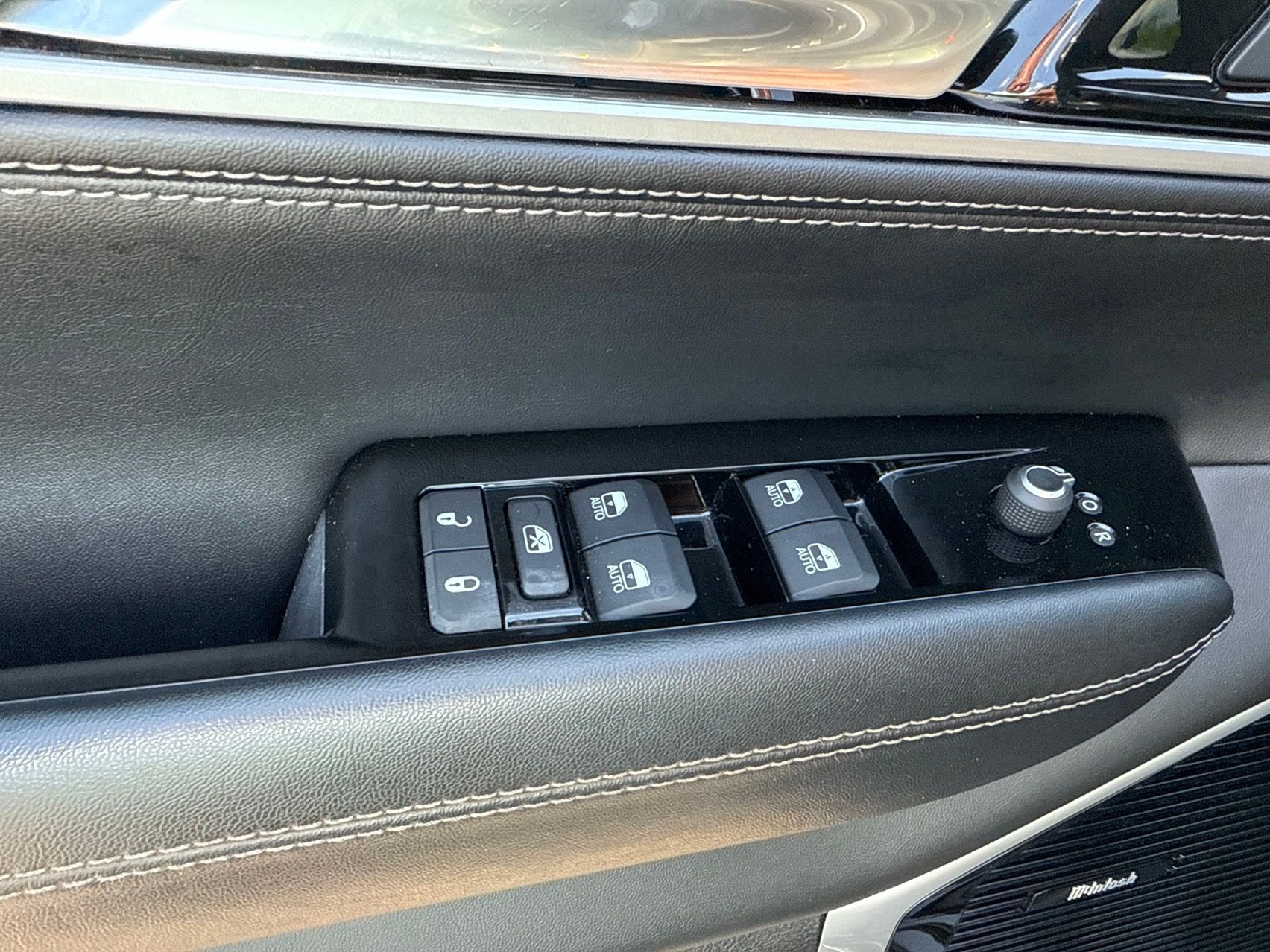 2022 Diamond Black Crystal Pearlcoat Jeep Wagoneer Series III 4X4 SUV