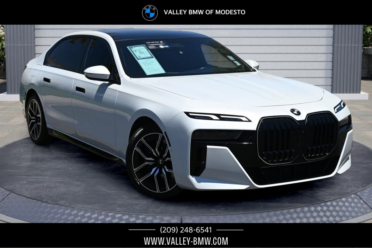White Metallic 2025 BMW 7 Series Sedan All-Wheel Drive 8-Speed Automatic