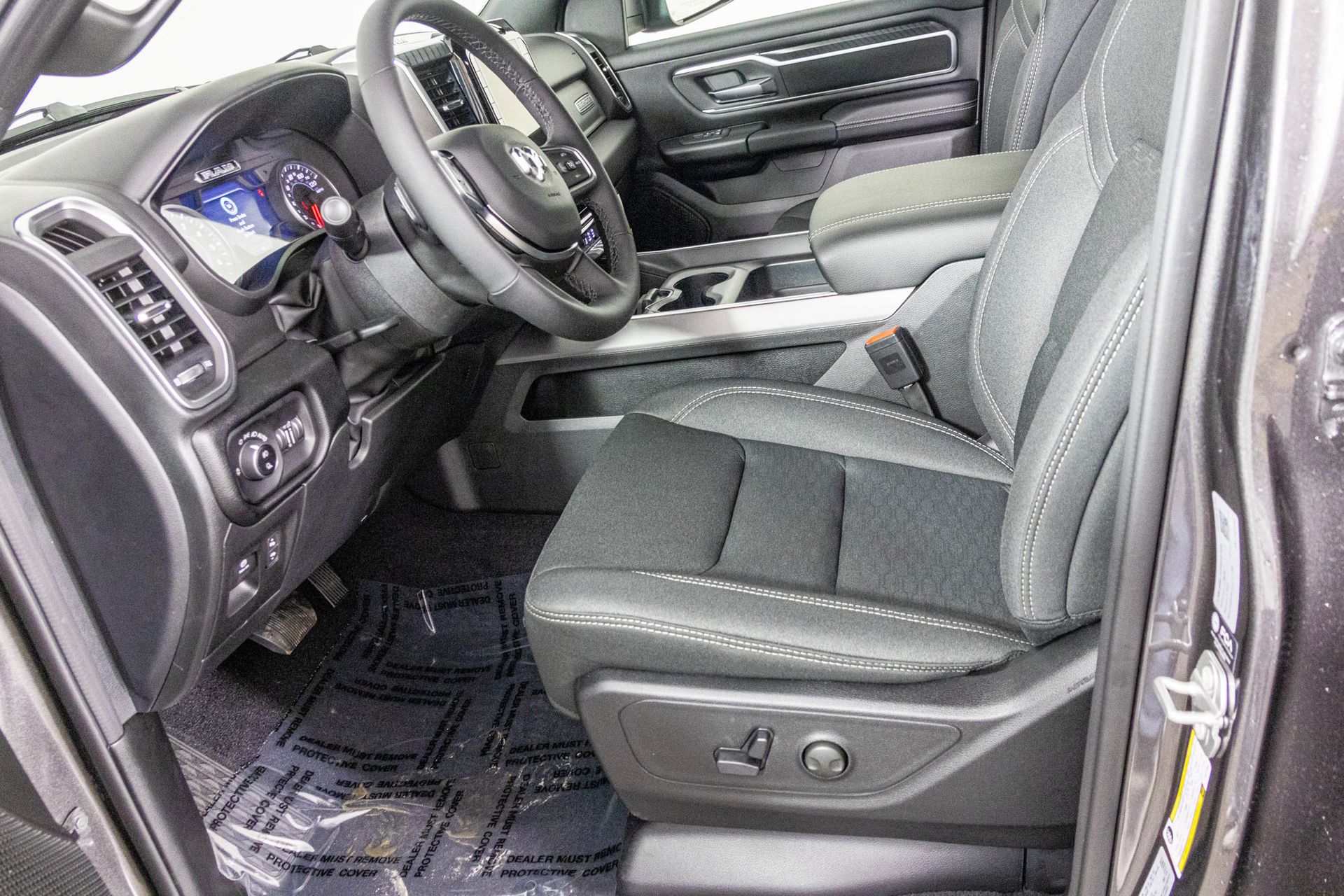 2026 RAM 1500 - Image 14