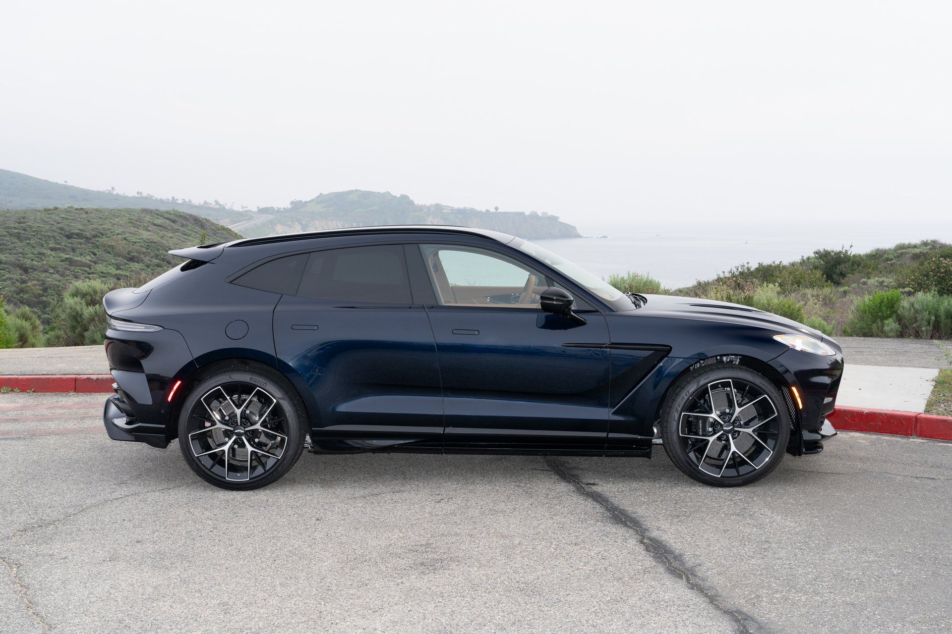 Aston Martin 2026 DBX 707