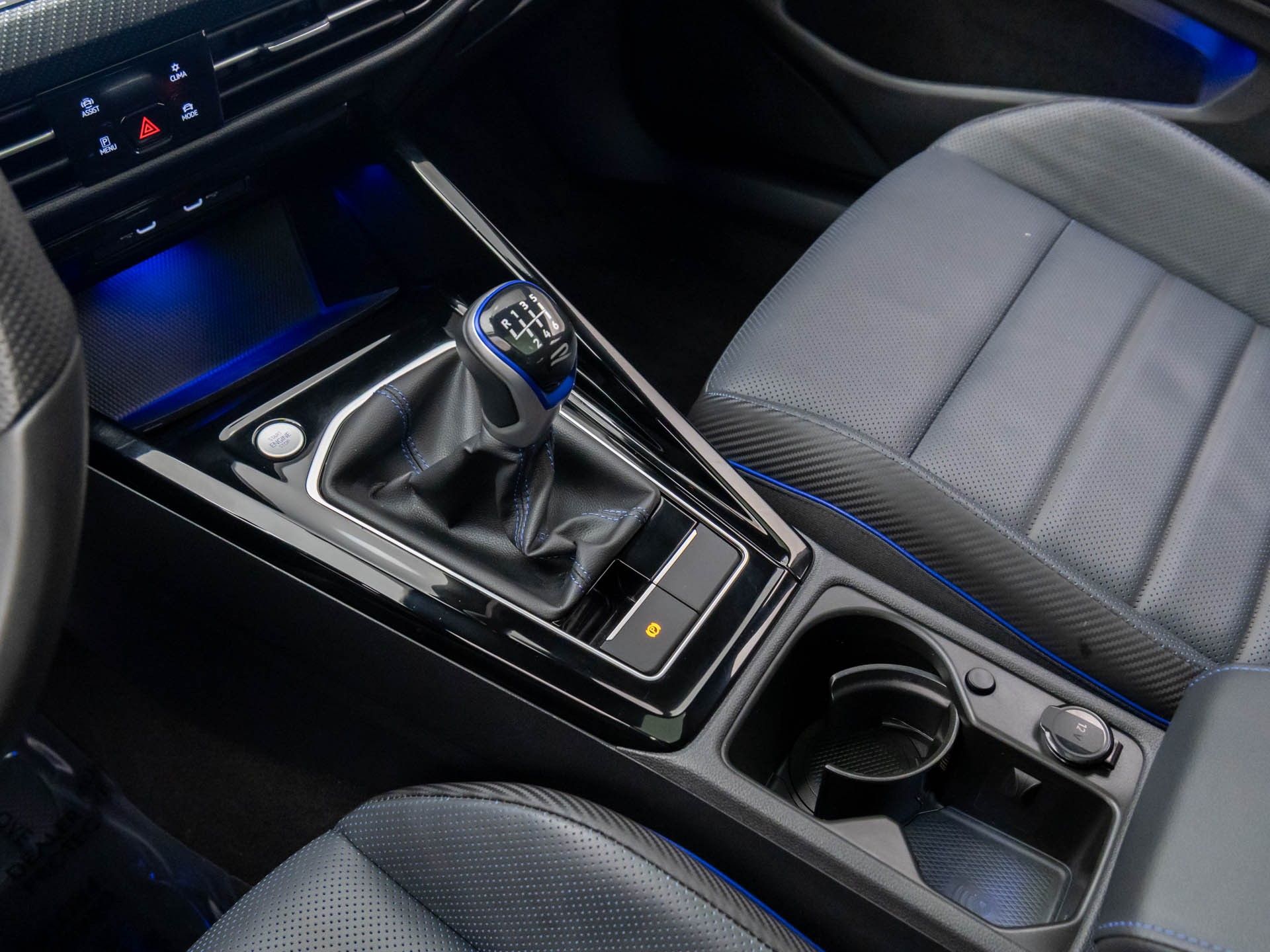 2024 Volkswagen Golf R 2.0T photo