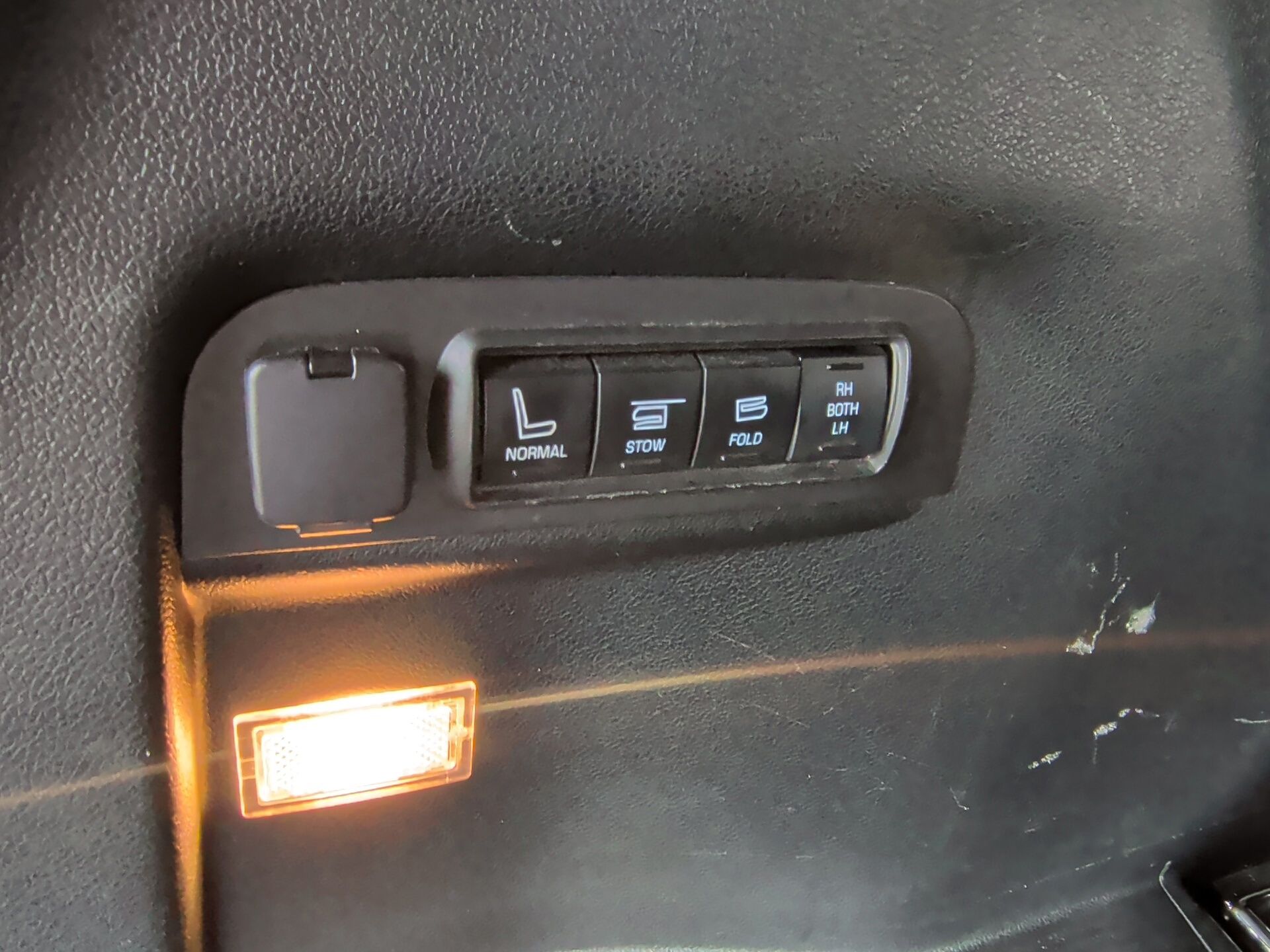 2019 Ford Explorer Limited Red at Autostrade