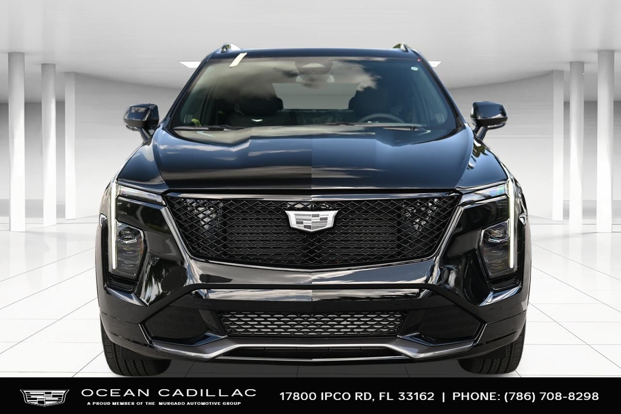 2024 Cadillac XT4 Sport 8