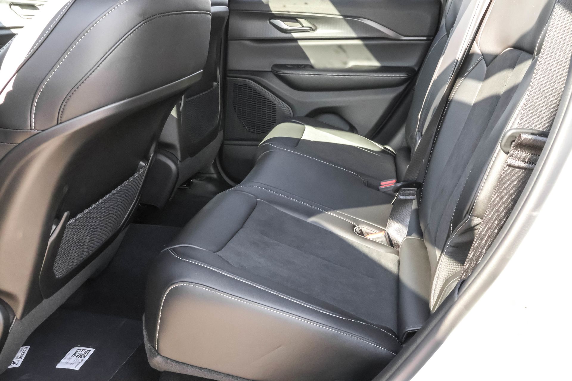 2025 JEEP GRAND CHEROKEE - Image 16