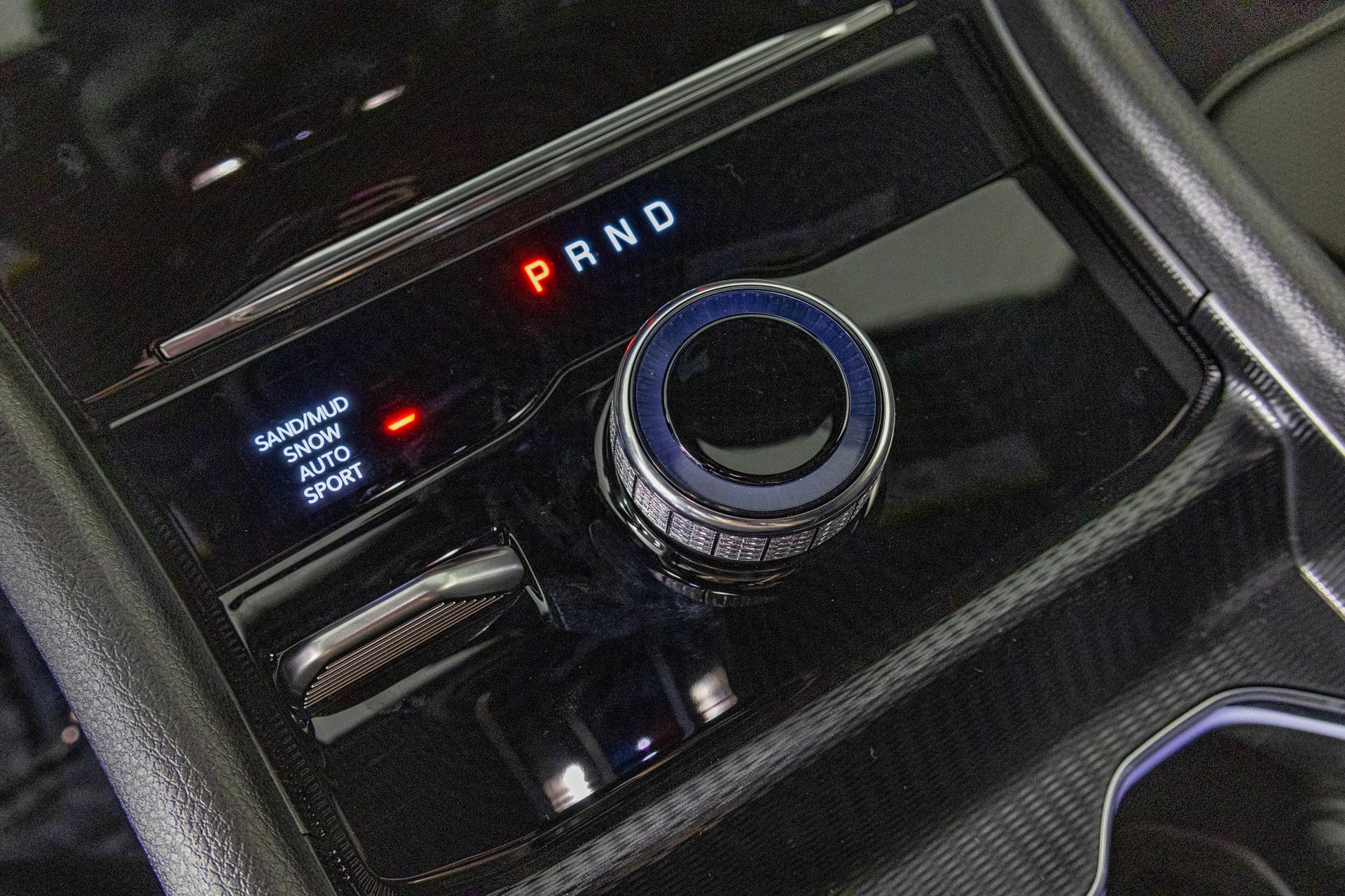 2025 JEEP GRAND CHEROKEE - Image 24