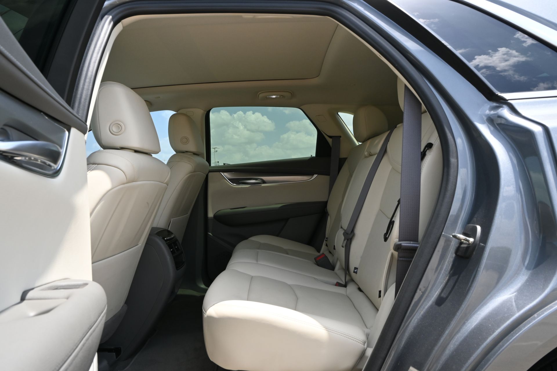 2021 Cadillac XT5 Premium Luxury Gray at EAG Ford Navasota