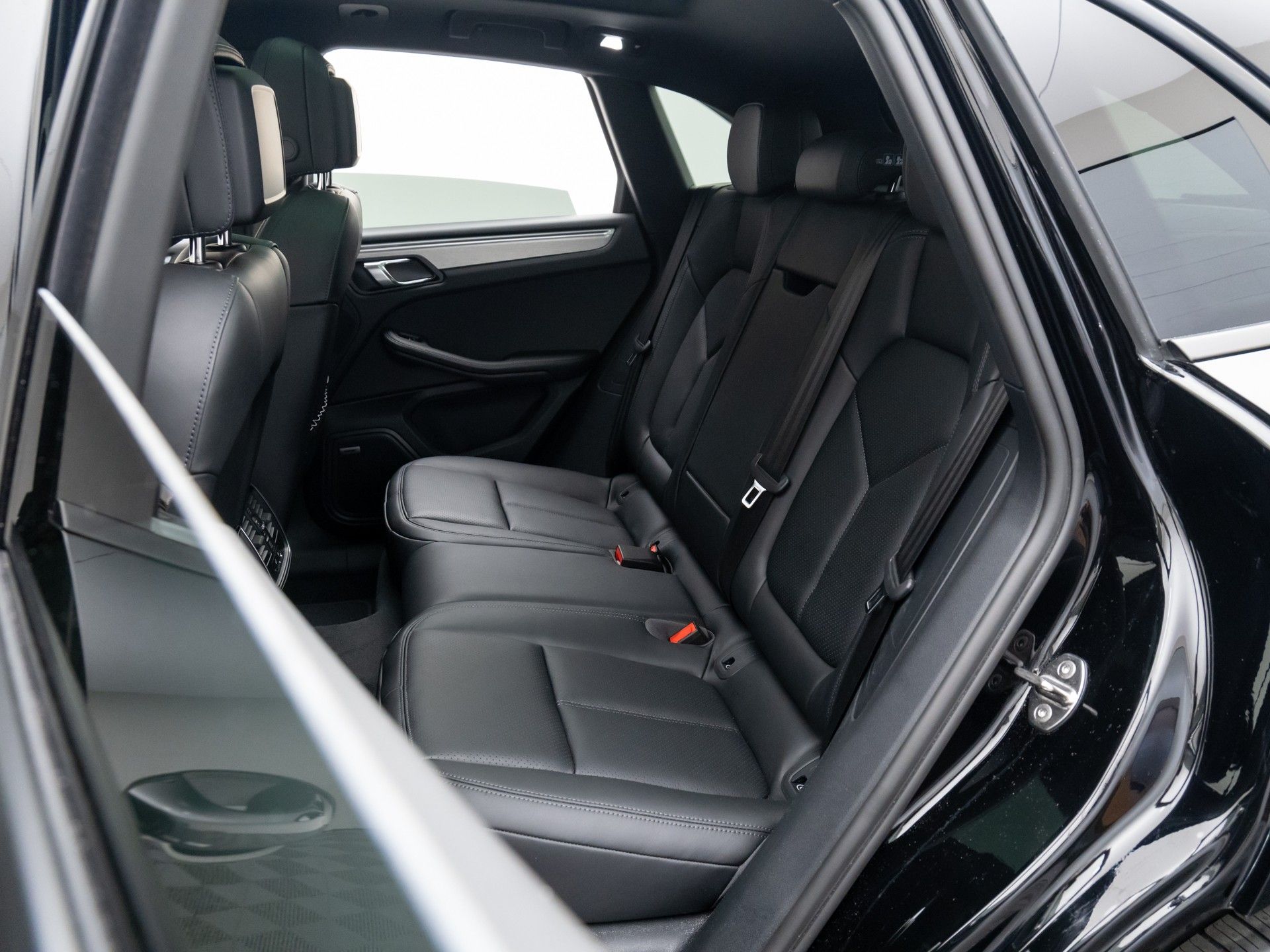 2024 Porsche Macan  photo