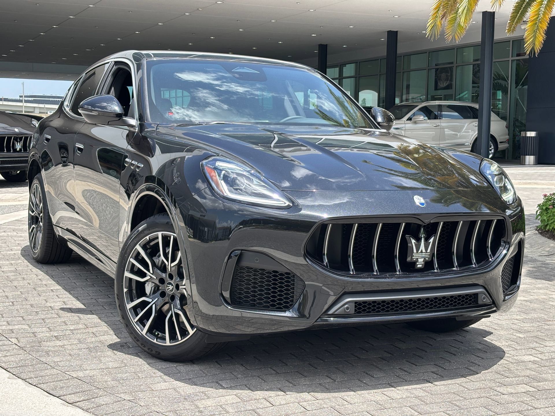 Nero Tempesta Metallic 2025 Maserati Grecale SUV / Crossover All-Wheel Drive 8-Speed Automatic