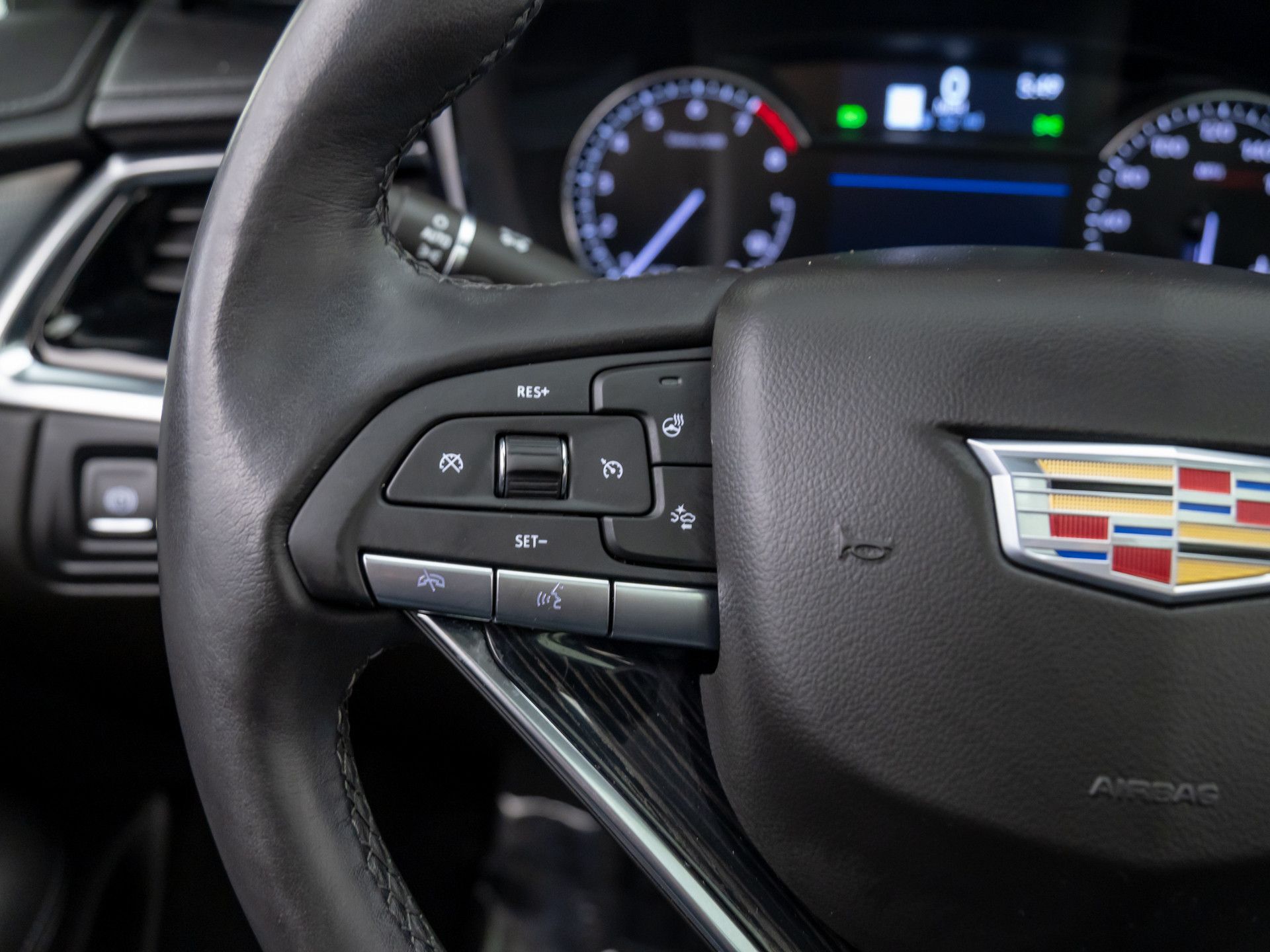 2022 Cadillac XT6 Premium Luxury photo