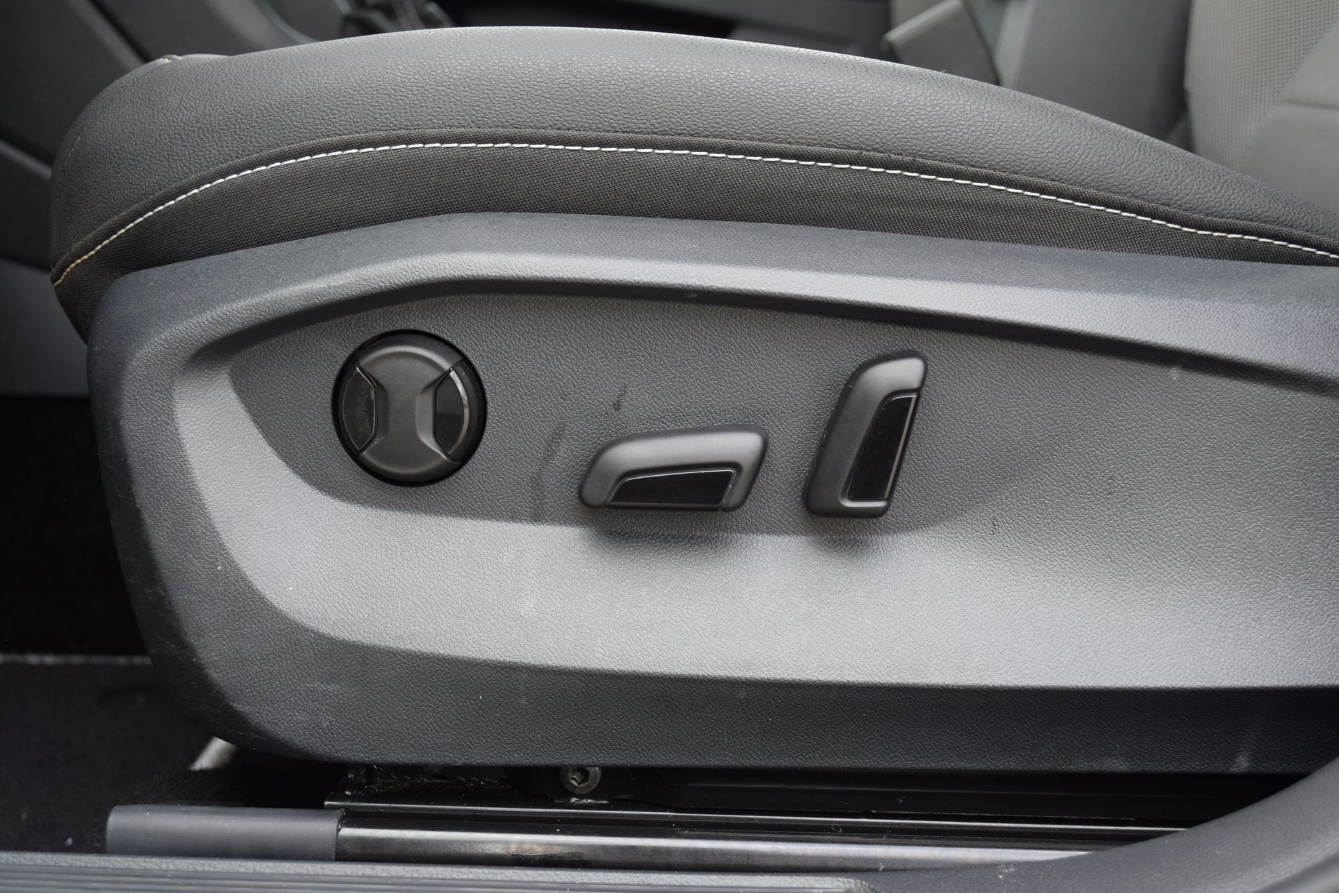2024 Volkswagen Taos 1.5T SE White at Texan Dodge Chrysler Jeep Ram