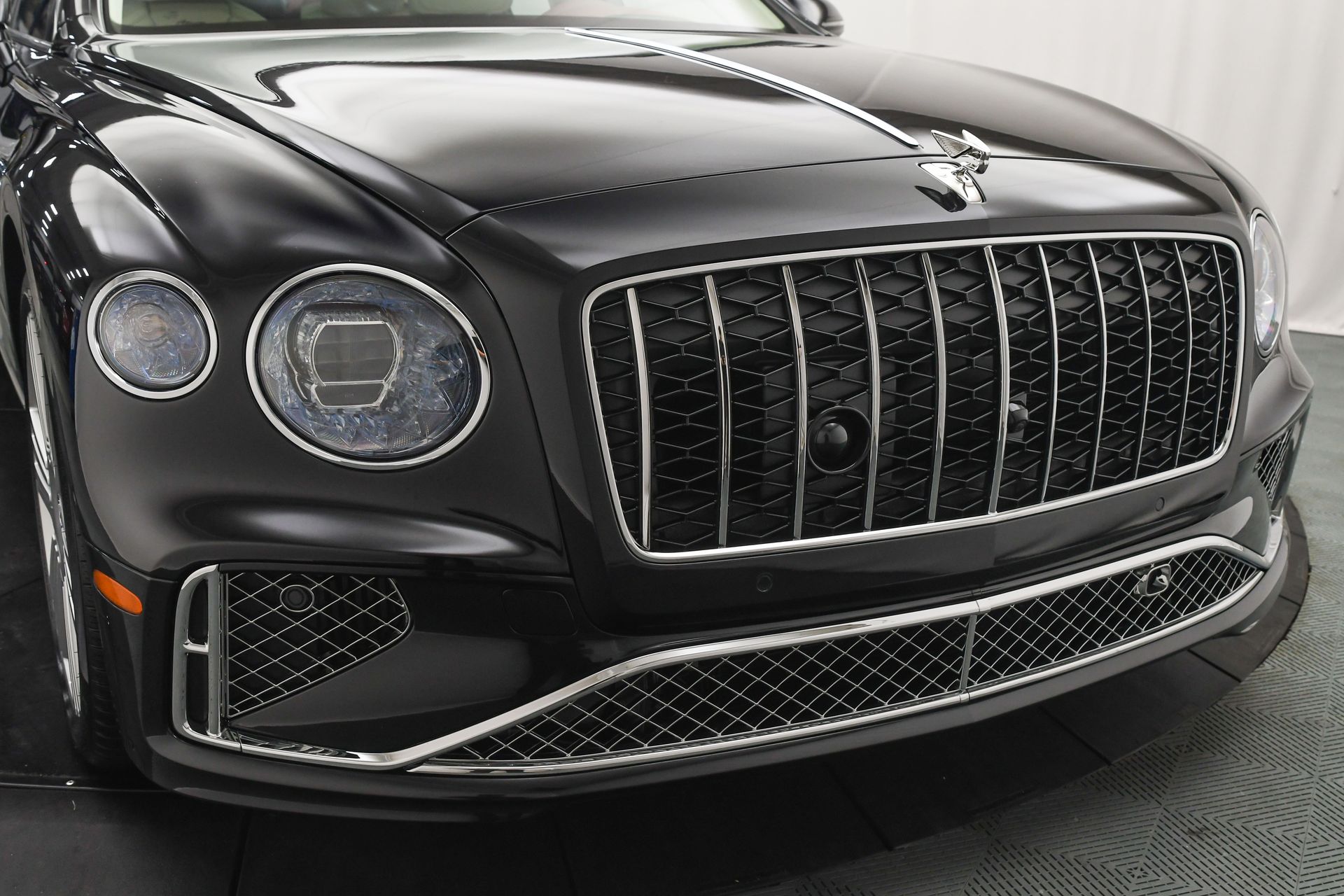 2026 Bentley Flying Spur - Photo 26
