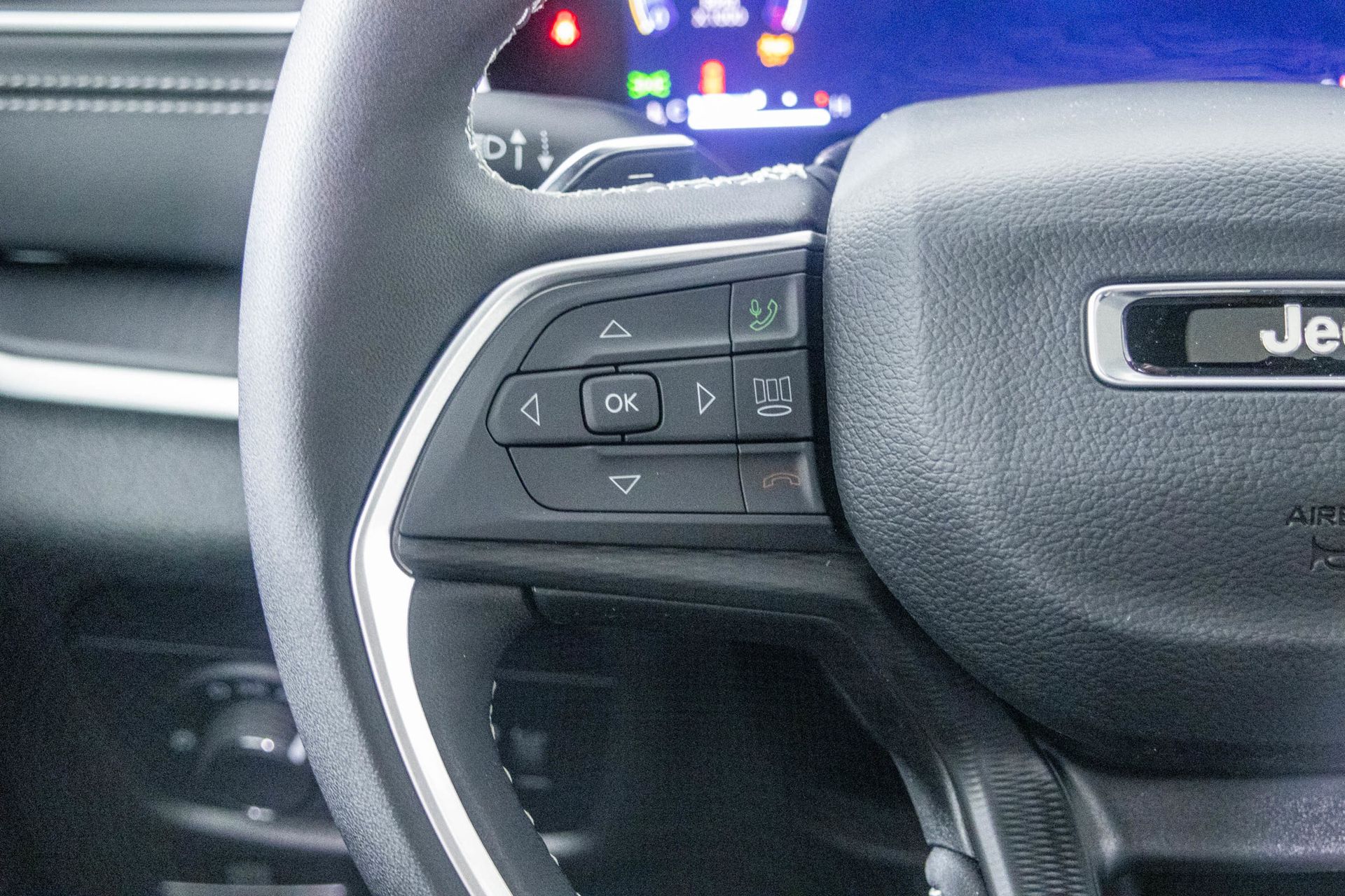 2025 JEEP GRAND CHEROKEE L - Image 34