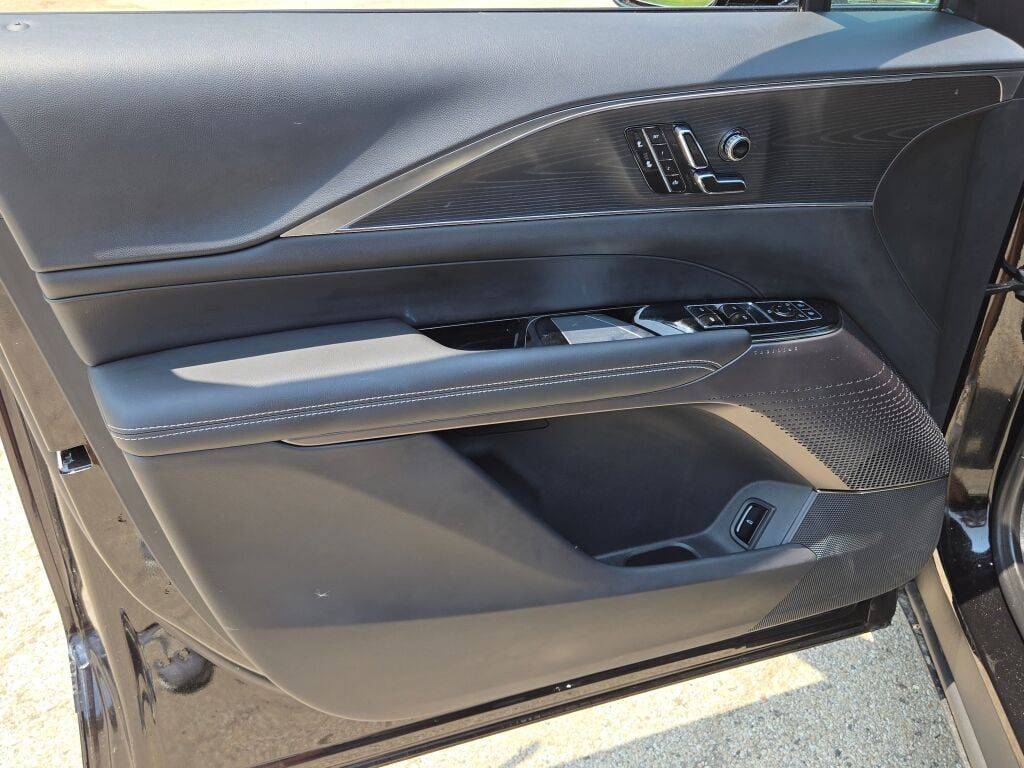 2025 Cadillac Lyriq Sport photo 25